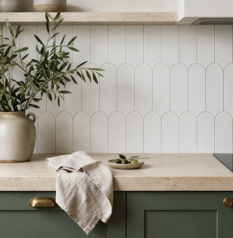 Tarkine Gloss White Feather Tile